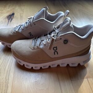 On Women’s Hiking Boots